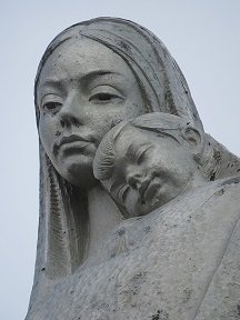 Detalle del Monumento a la Virgen de las Nieves